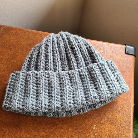 New Ribbed Crochet Toque Beanie Heather Grey - Picture 2 of 5